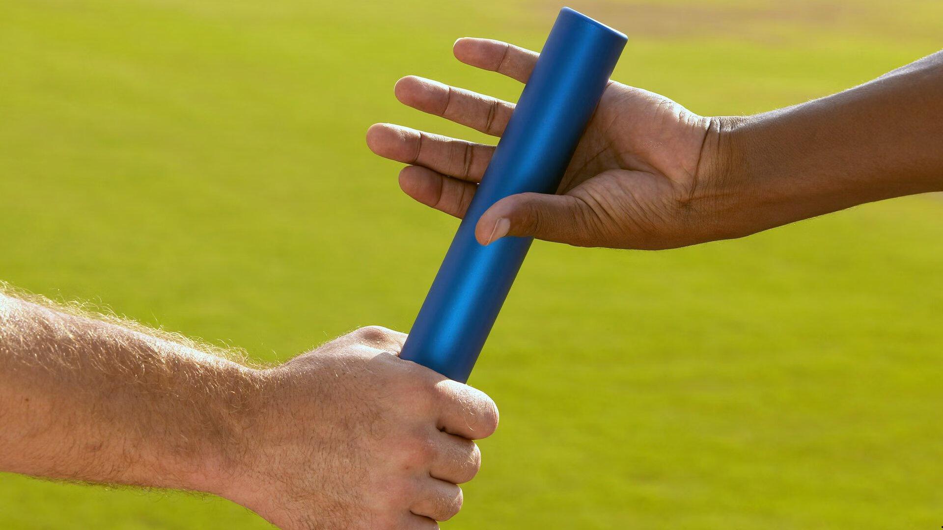 阿尔瓦雷斯禁区突袭，近距离推射遗憾偏出，球队胜利希望破灭